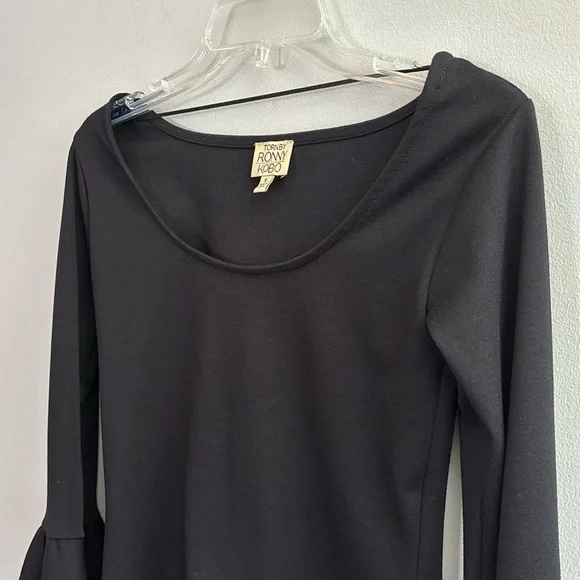 Torn by Ronny Kobo black heavyweight top with wide flare bell sleeves - Picture 5 of 7